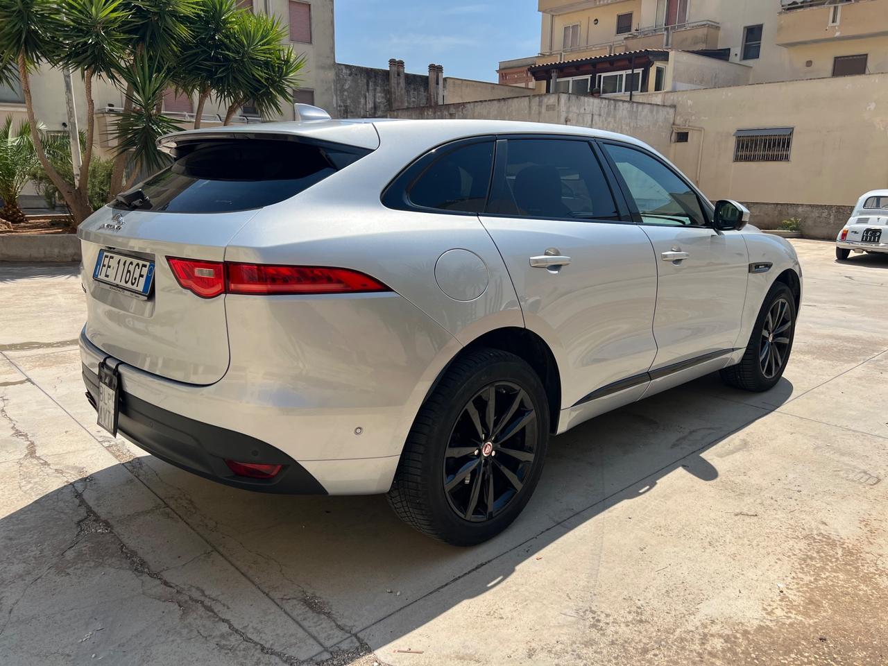 Jaguar F-Pace 2.0 D 180 CV AWD aut. R-Sport