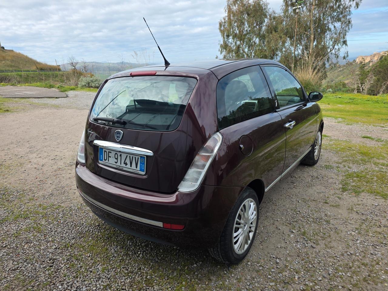 Lancia Ypsilon 1.2 Platino