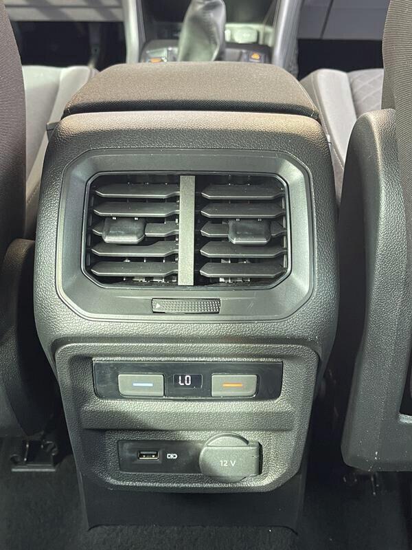 Volkswagen Tiguan 1.6 TDI R Line Sport "Cerchi 19 - Fari Full Led Stop a Quadro digitale"