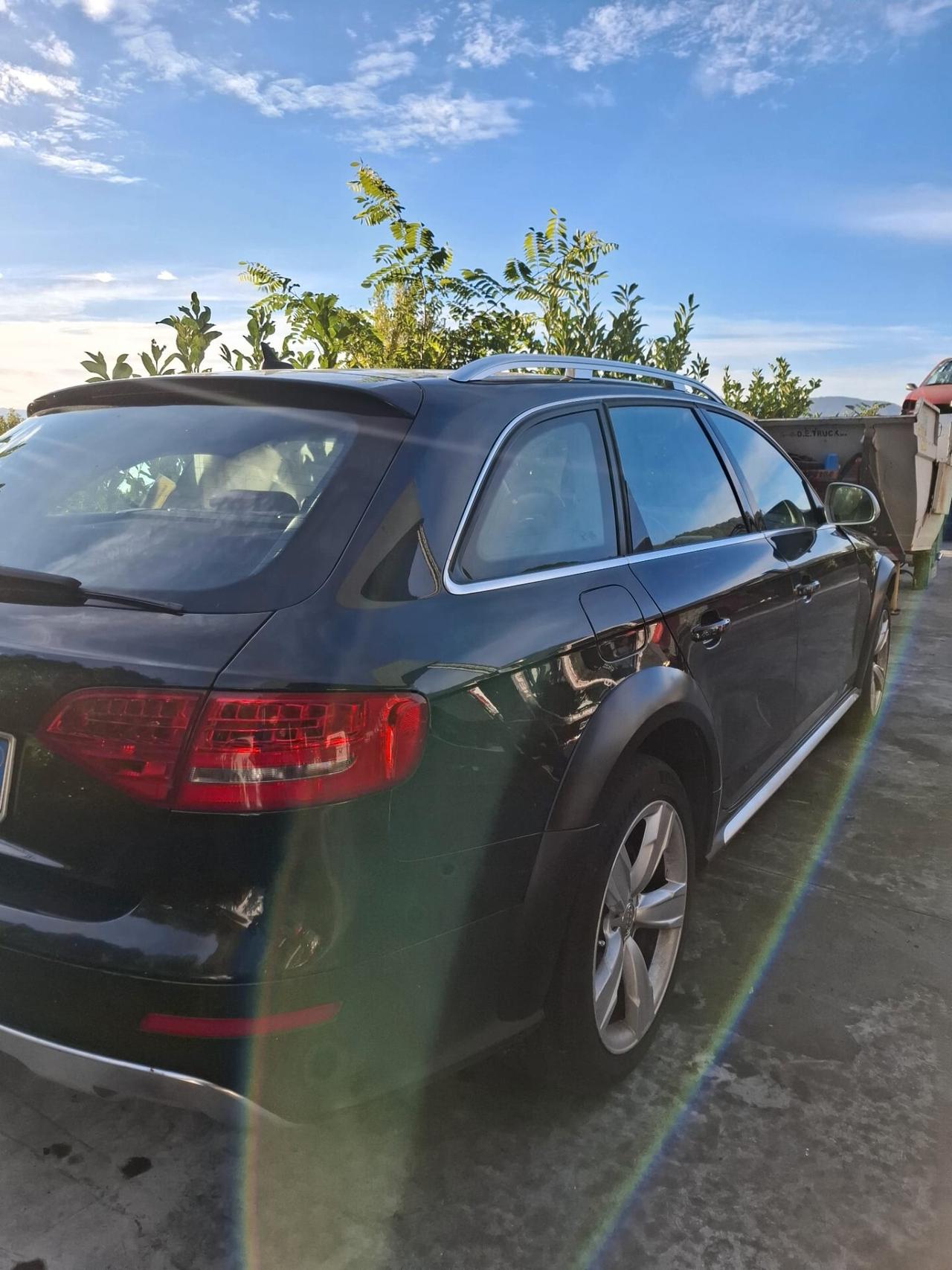 Audi A4 allroad 2.0 TDI PER RICAMBI