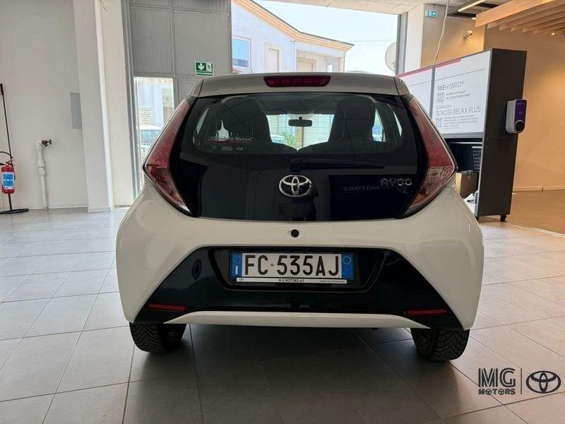 Toyota Aygo 1.0 VVT-i 69 CV 5 porte x-play MMT