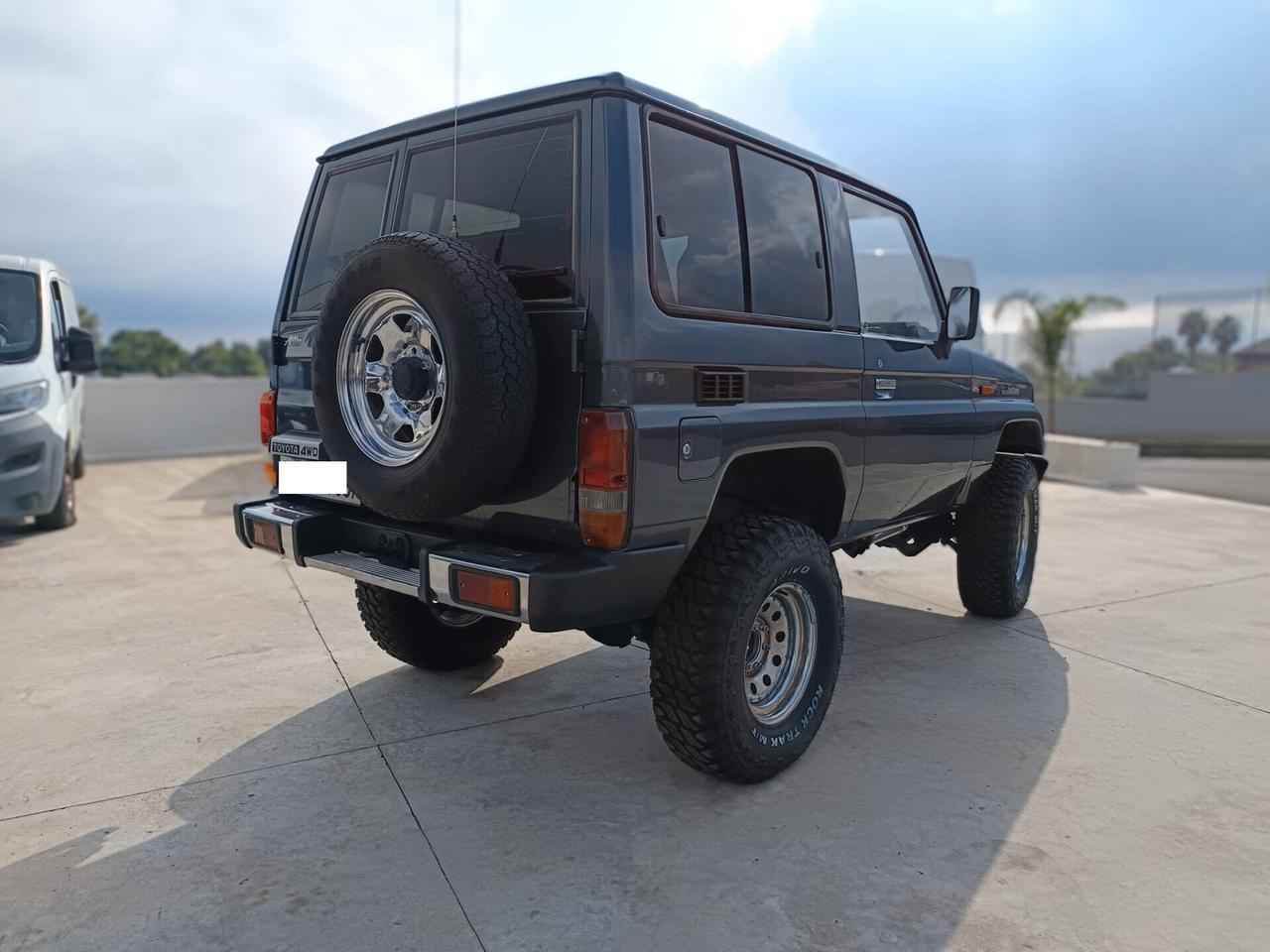 Toyota Land Cruiser 2.5 TD Cinesino