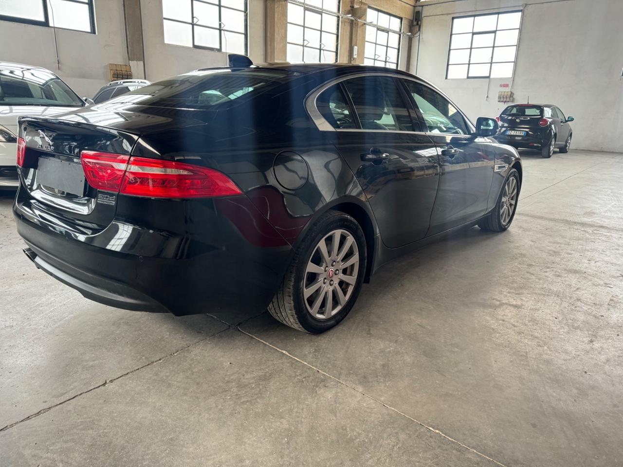 Jaguar XE 2.0 D 180 CV AWD aut. Pure