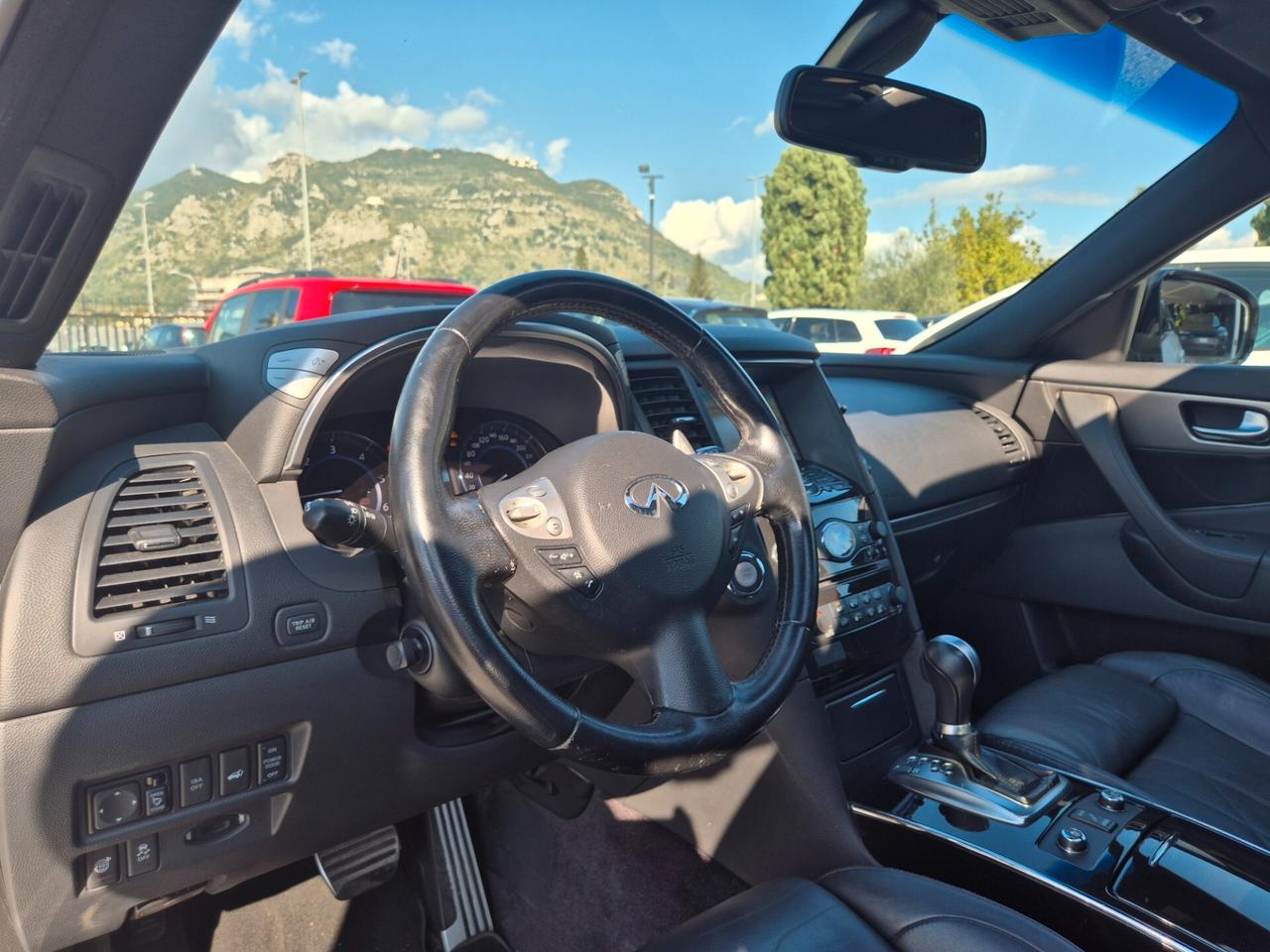 Infiniti QX70 3.0 diesel V6 AT S Premium