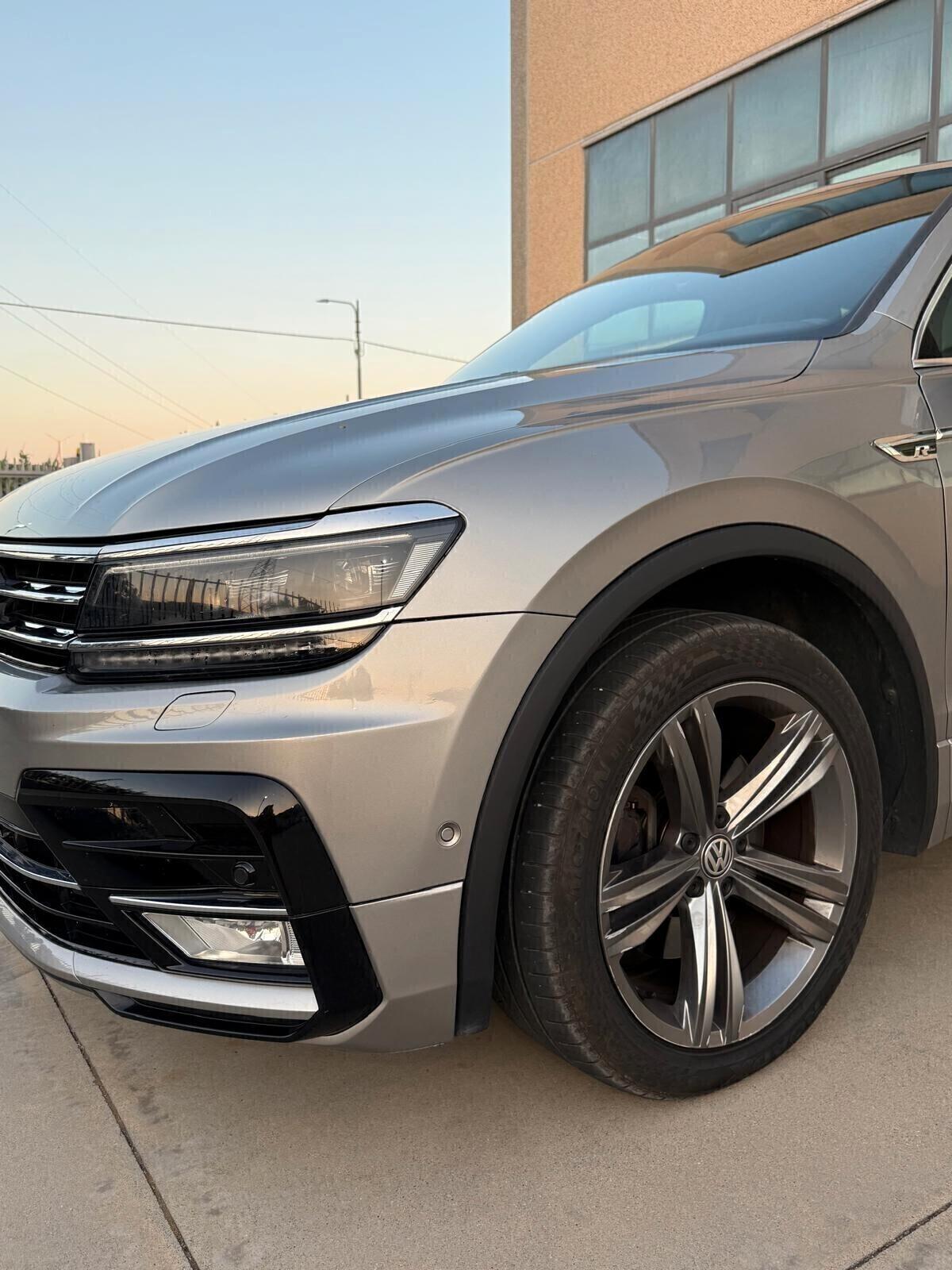 Volkswagen Tiguan 2.0 BiTDI SCR DSG 4MOTION Executive R-Line BMT