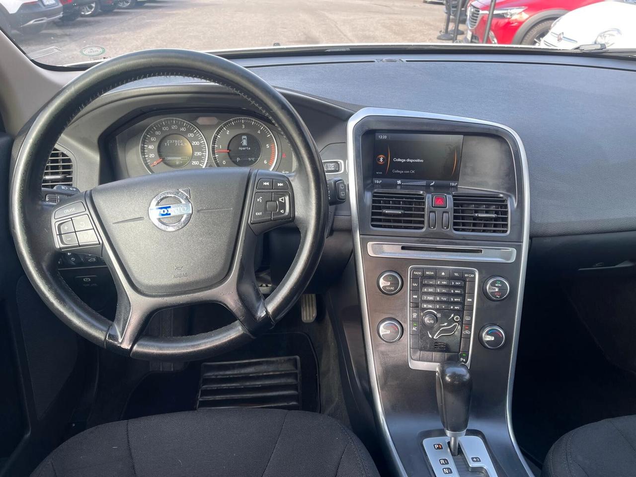 Volvo XC 60 XC60 D3 AWD Geartronic Summum