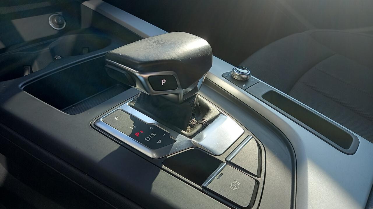 Audi A4 Avant 30 TDI/136 CV S tronic Business
