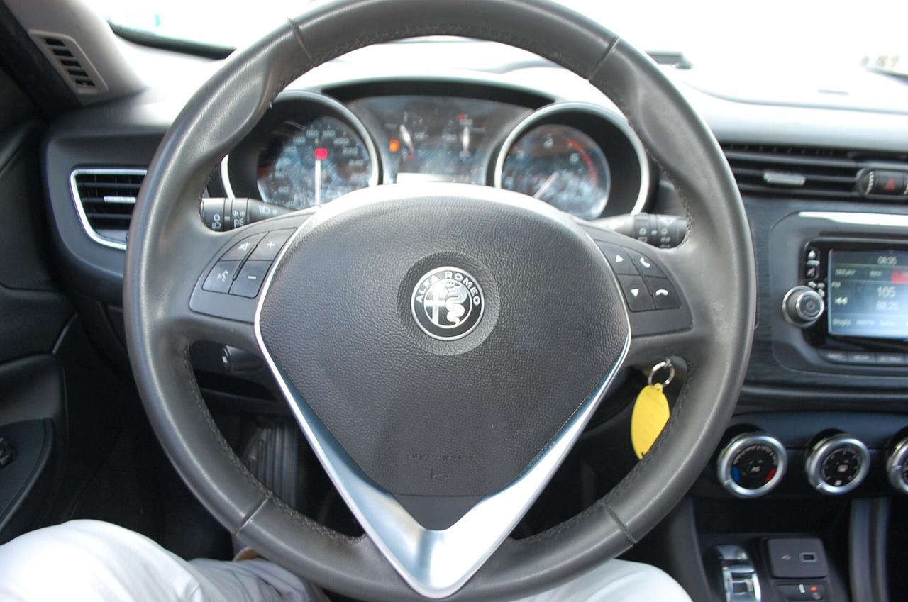 Alfa Romeo Giulietta 1.6 jtdm Sport 120CV Uff Italy Lega USB Akrapovič