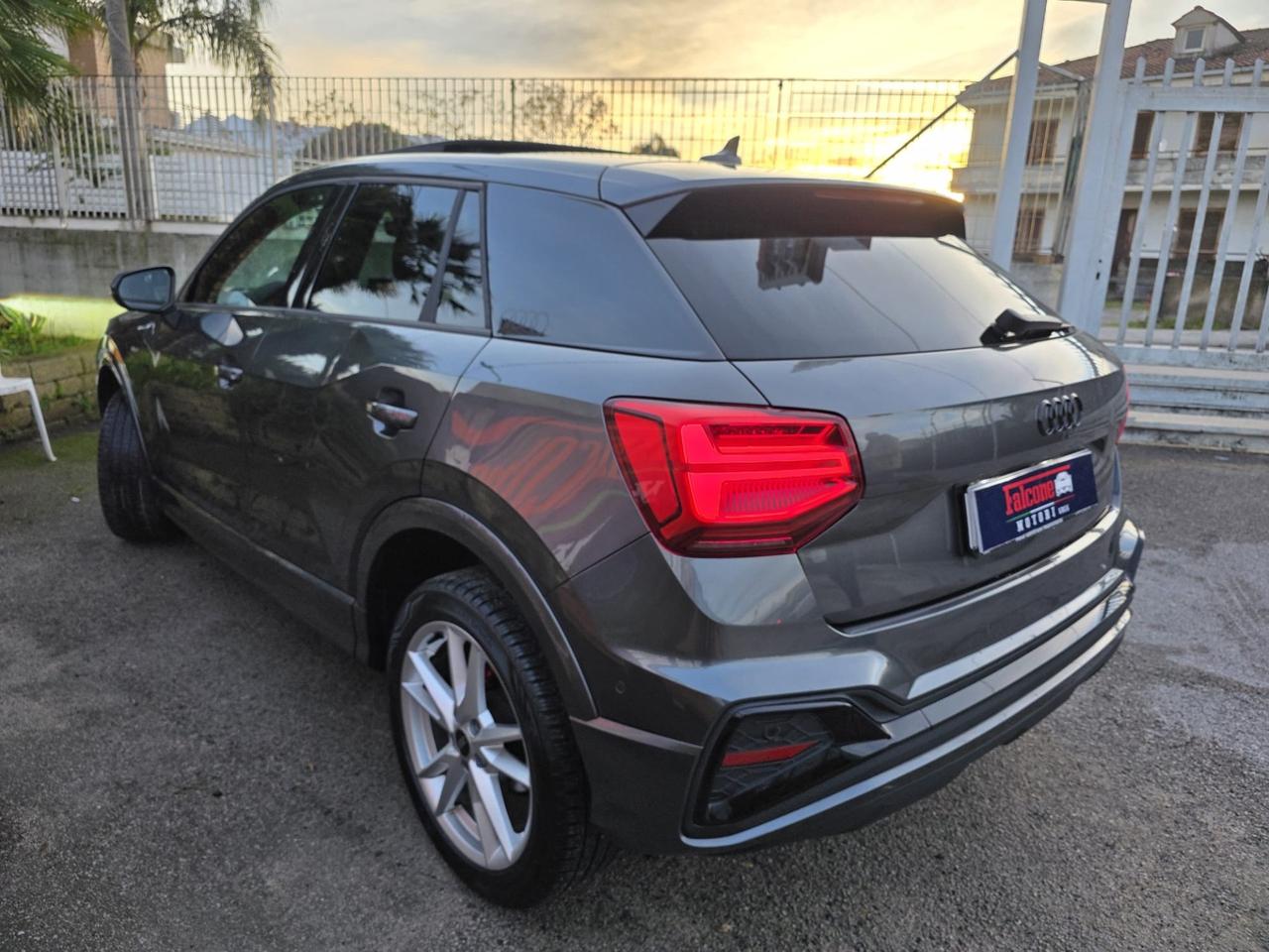 AUDI Q2 3X S-LINE BLACK EDITION