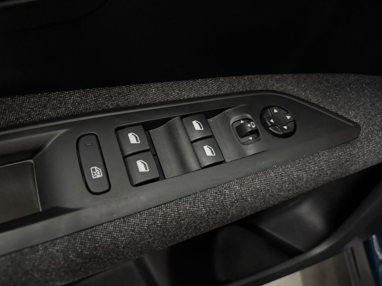 Peugeot 3008 1.5 BlueHDi 130 S&S EAT8 Active Business