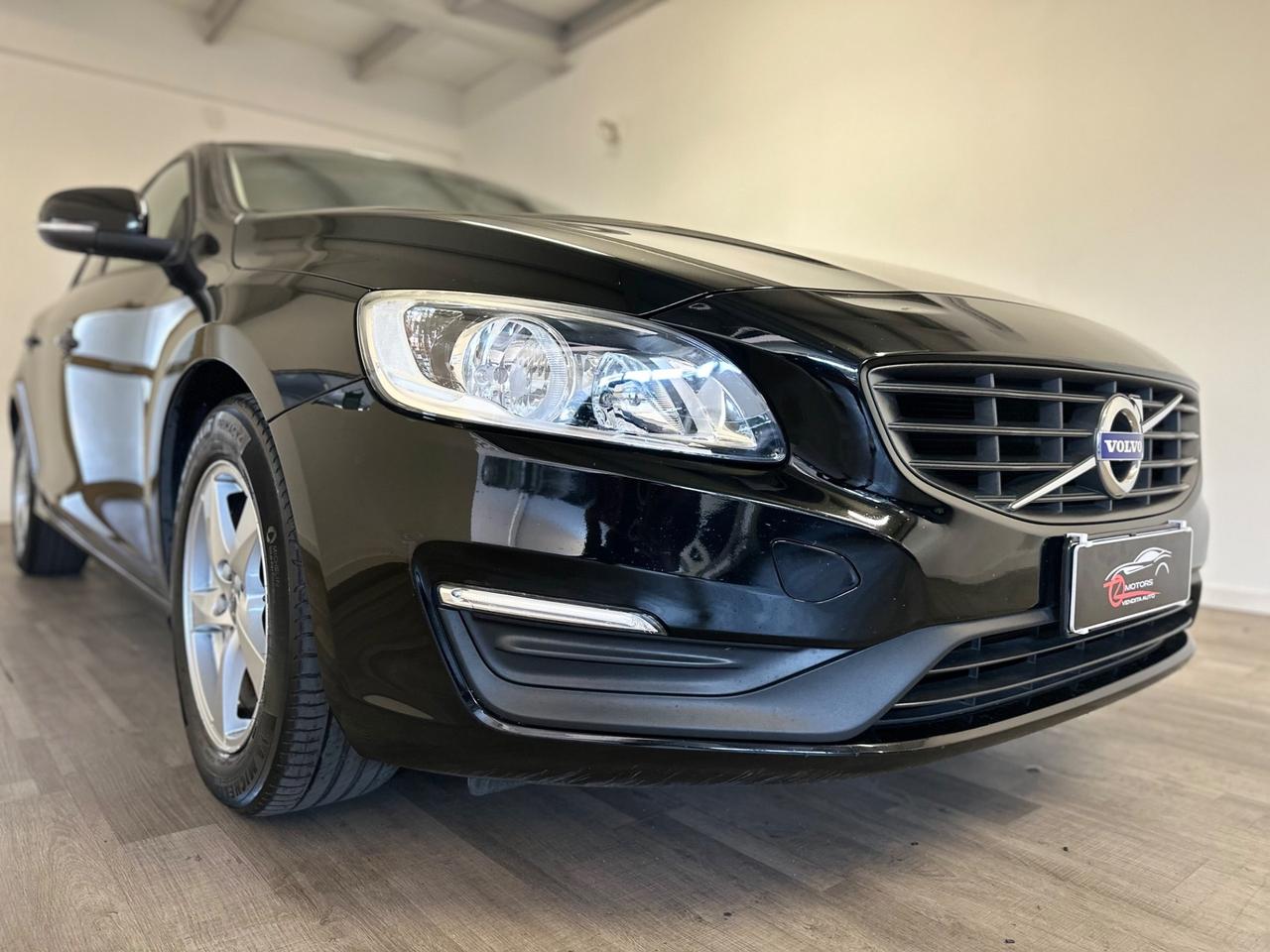 Volvo V60 D2 Momentum EURO 6