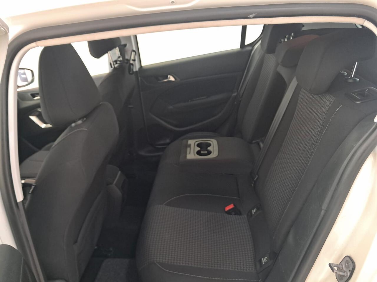 Peugeot 308 BlueHDi 120 S&S Business