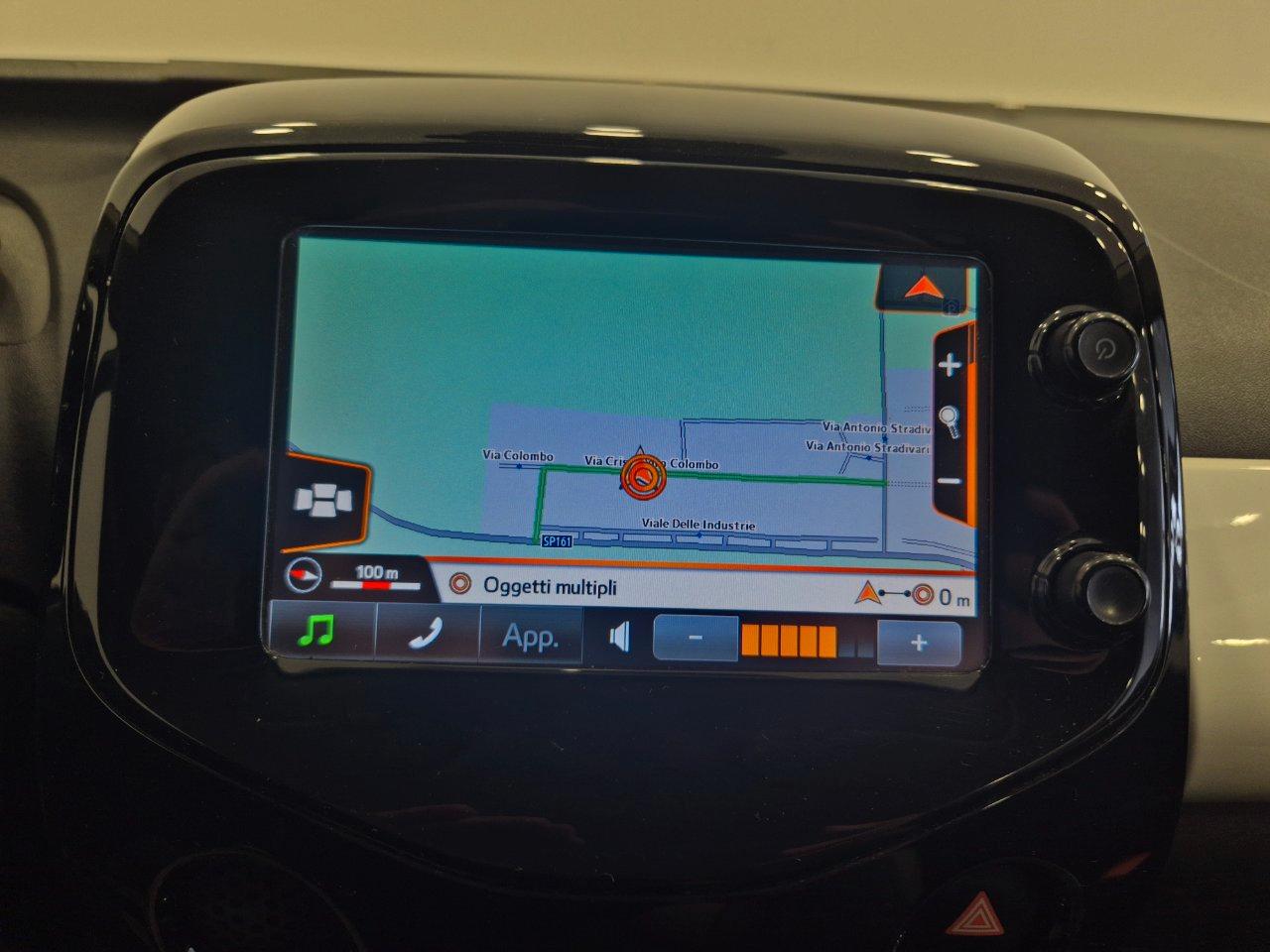 Toyota Aygo 5p 1.0 x-play aut. - NEOPATENTATI - Cam - Navi