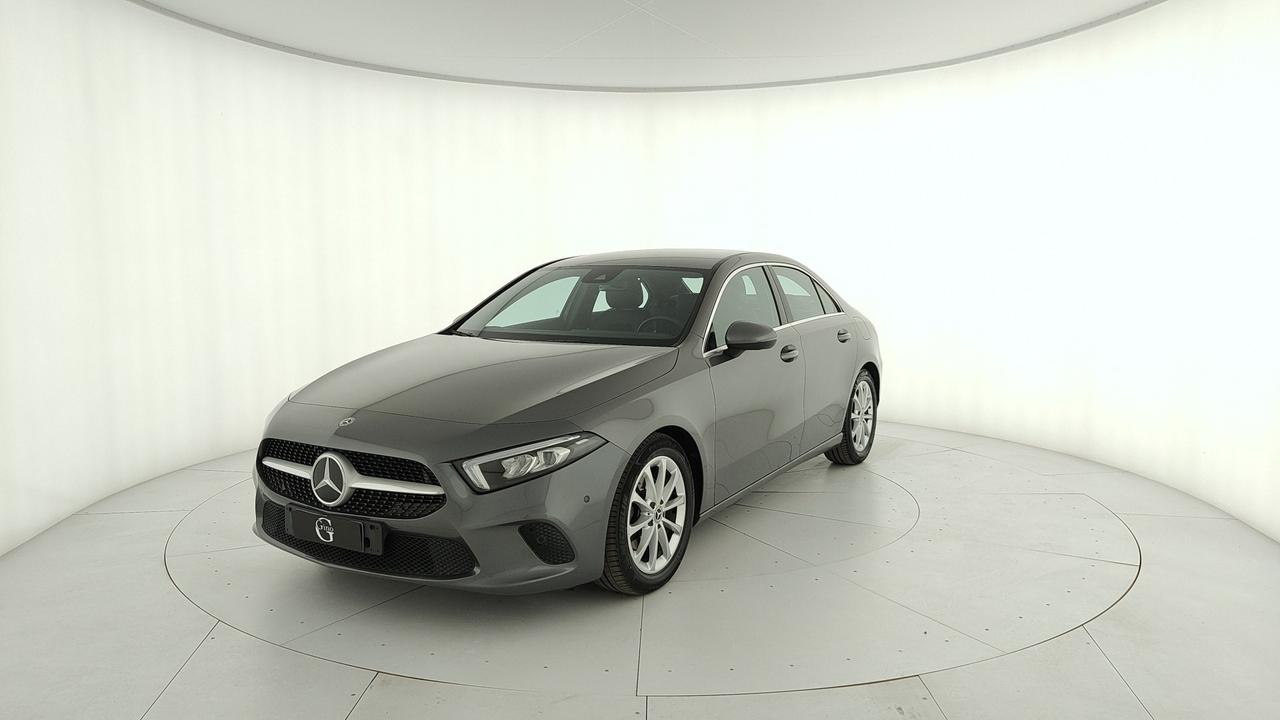 Mercedes-Benz Classe A - V177 2018 - A 200 Sedan Sport auto