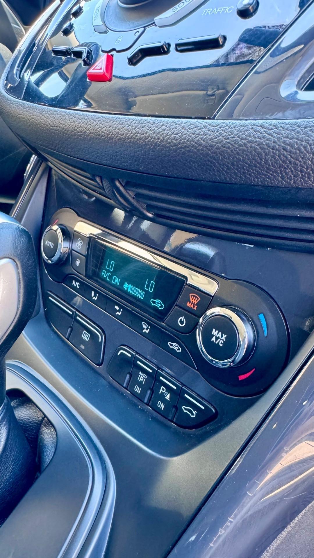 Ford Kuga 2.0 TDCI 140 CV 4WD Powershift Titanium Plus