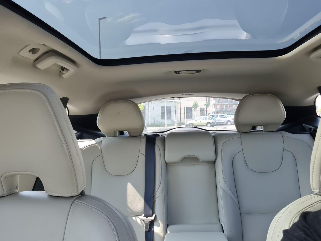 Volvo V40 KINETIC #6087