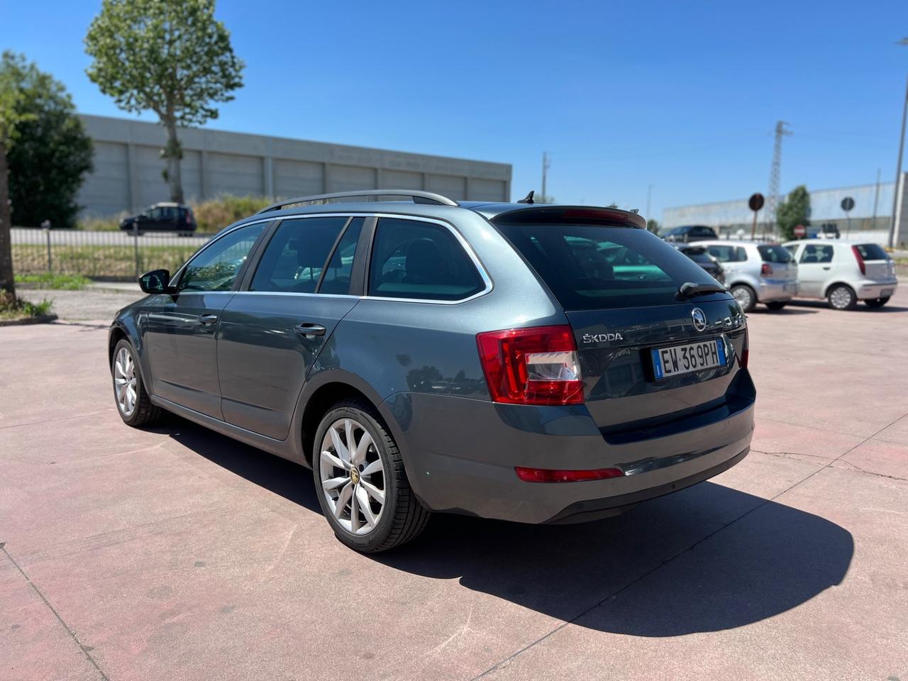 Skoda Octavia 1.6 TDI CR 105 CV Elegance