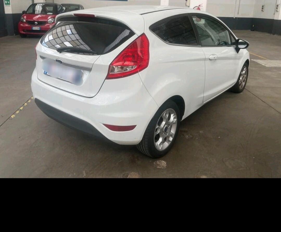 Ford Fiesta 1.4 TDCi 70CV 3 porte Titanium 2013