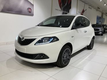 Lancia Ypsilon 1.0 FireFly 5 porte S&S Hybryd Gold