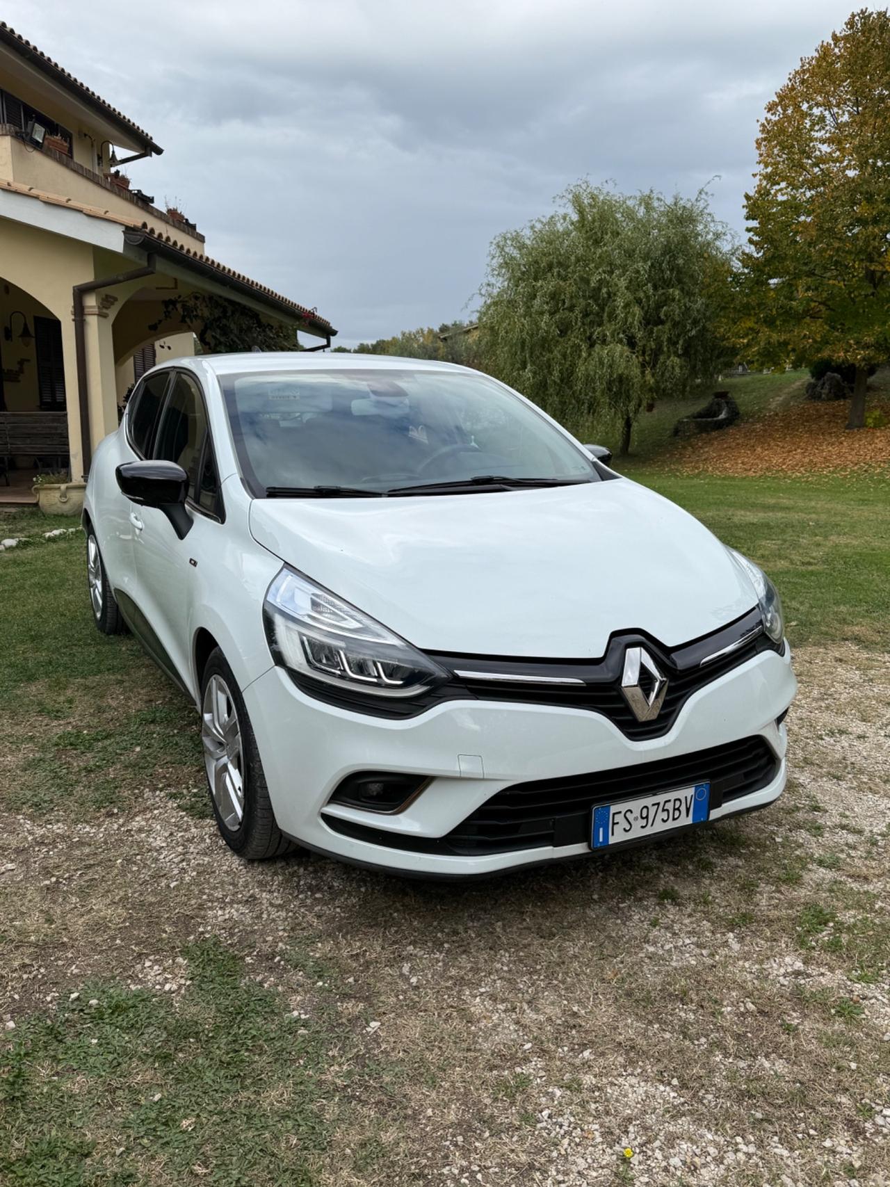 Renault Clio dCi 8V 90 CV EDC 5 porte Moschino Life