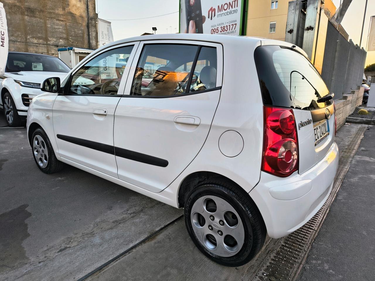 KIA PICANTO 1.0 BENZINA UNCOPROPRIETARIO 2010