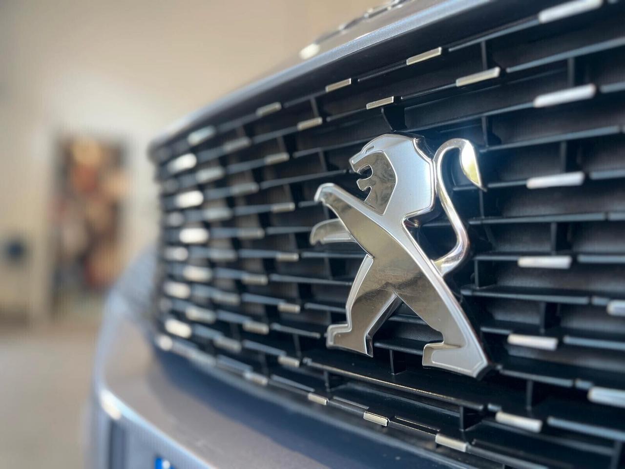 PEUGEOT 5008 HDi 130 CV EAT8 ALLURE PACK *2023*7POSTI*76MILAKM*