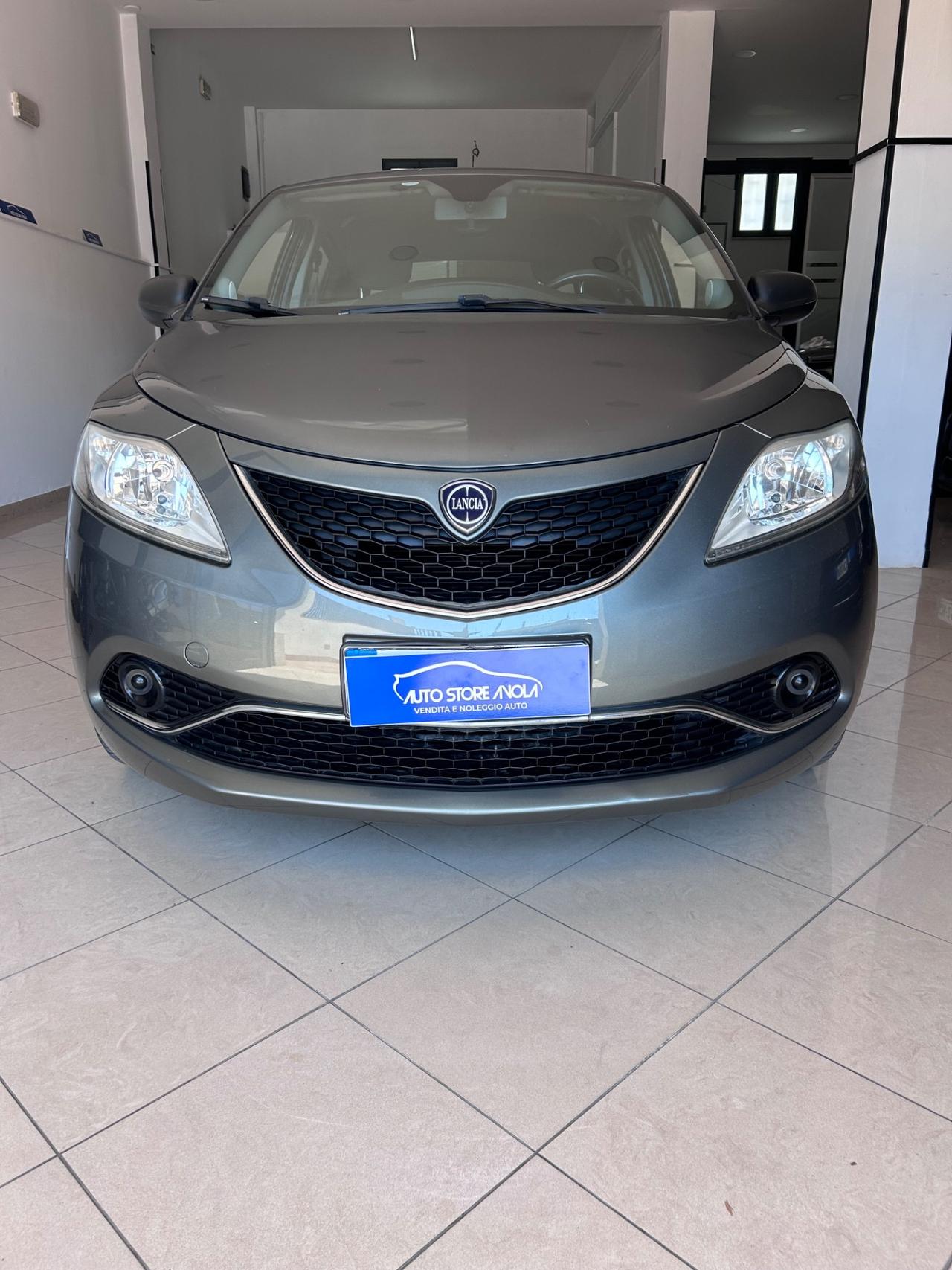 Lancia Ypsilon 1.2 69 CV 5 porte Gold