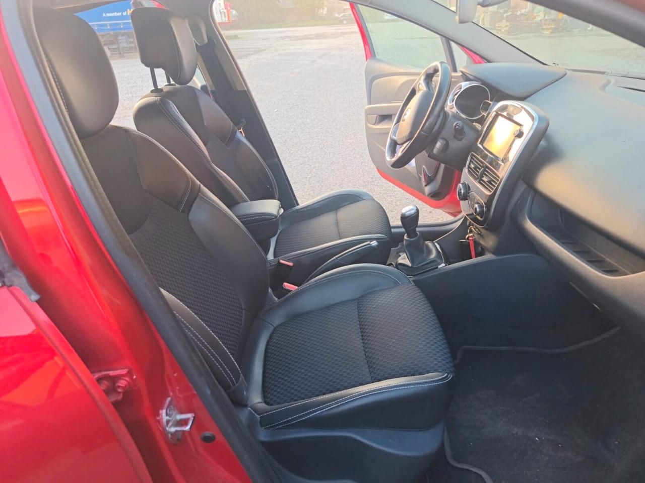 Renault Clio 2018---1.0 Benzina