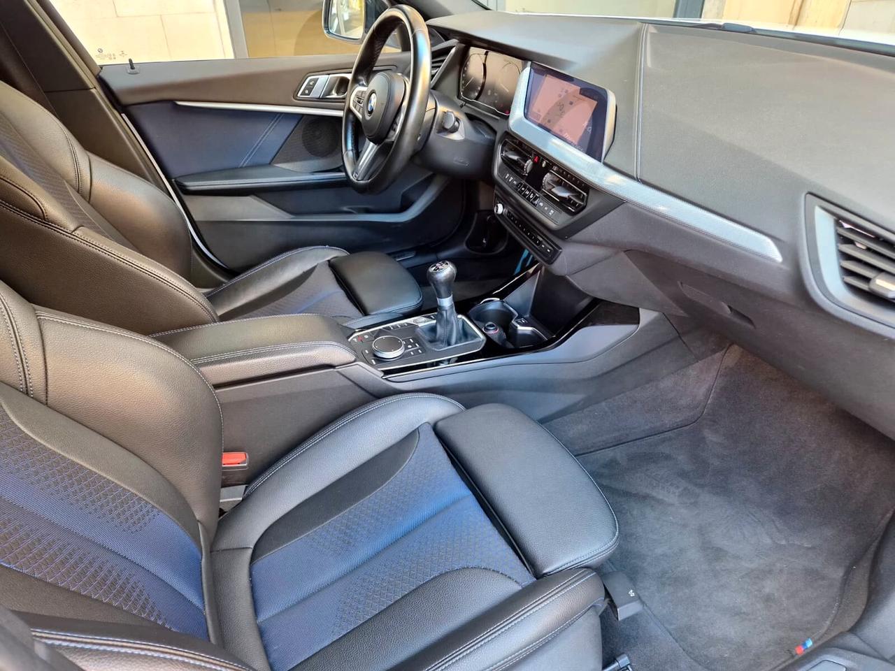 Bmw 118 118d 5p. Msport