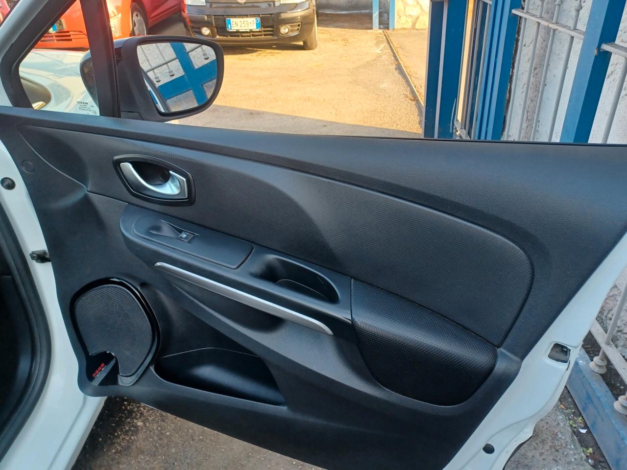 Renault Clio 1.5 DCI COSTUME NATIONAL