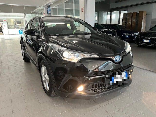 TOYOTA C-HR 1.8 Hybrid E-CVT Business