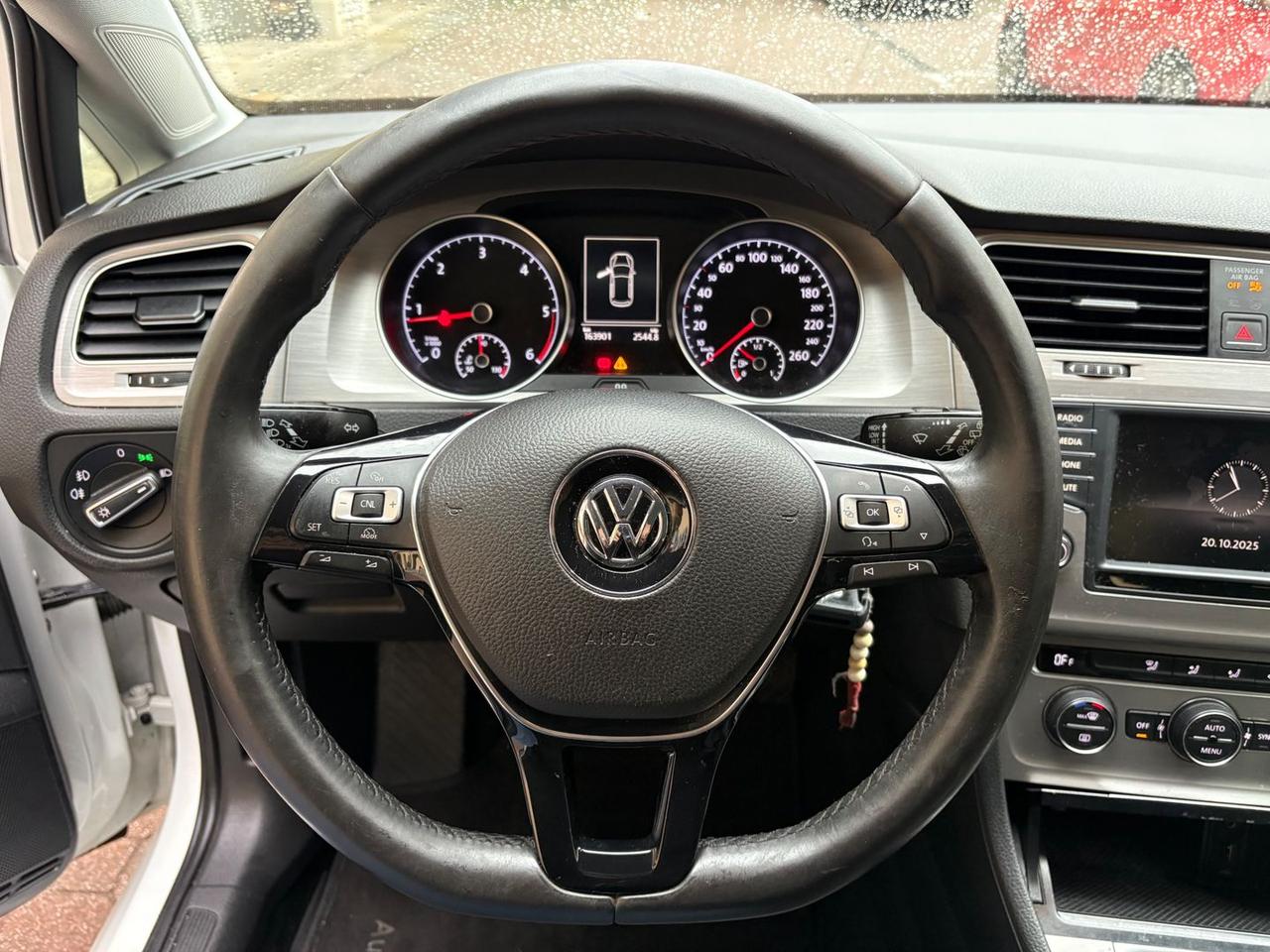 Volkswagen Golf 1.6 TDI Bluemotion #7595