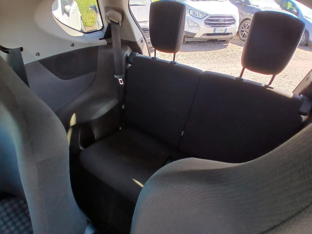 Toyota iQ 1.0 Sol