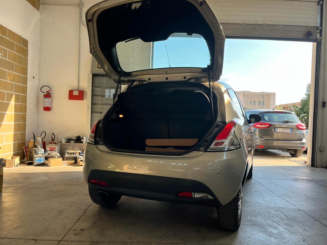 Lancia Ypsilon 1.2 69 CV 5 porte Gold