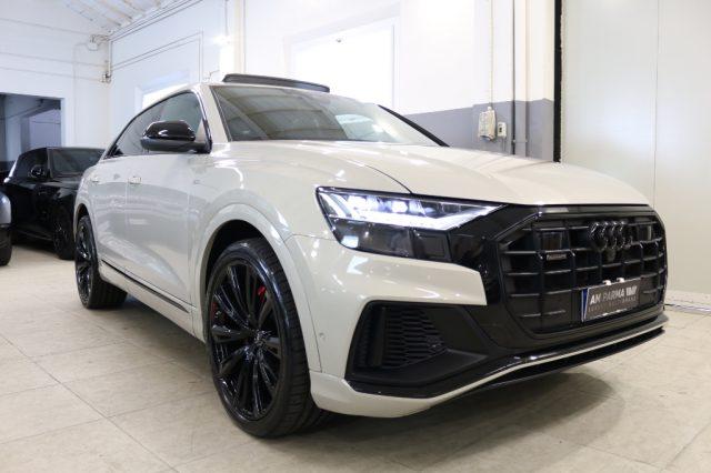 AUDI Q8 55 TFSI quattro tiptronic Sport