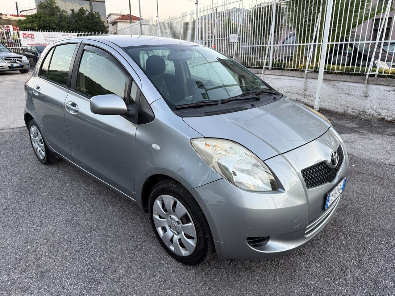Toyota Yaris 1.0 5 porte Sol