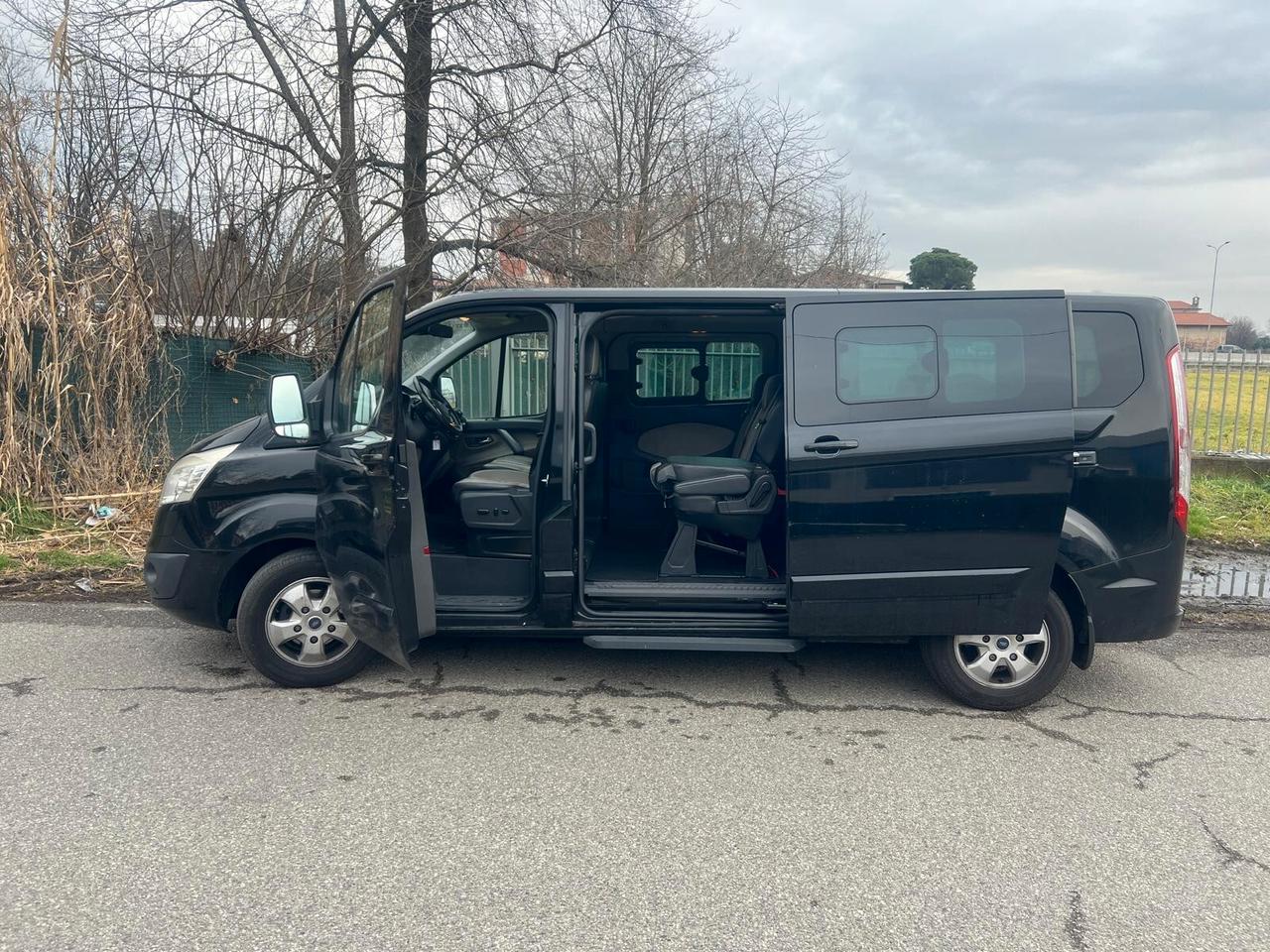 Ford Tourneo Custom 9 posti