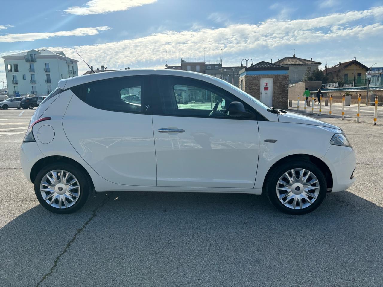 Lancia Ypsilon 1.3 MJT 16V 95 CV 5 porte S&S Silver