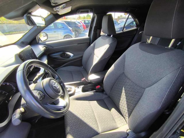 TOYOTA Yaris Cross 1.5 Hybrid 5p. E-CVT AWD-i Business