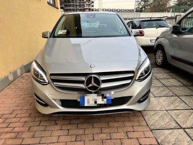 MERCEDES-BENZ B 180 d Automatic Premium