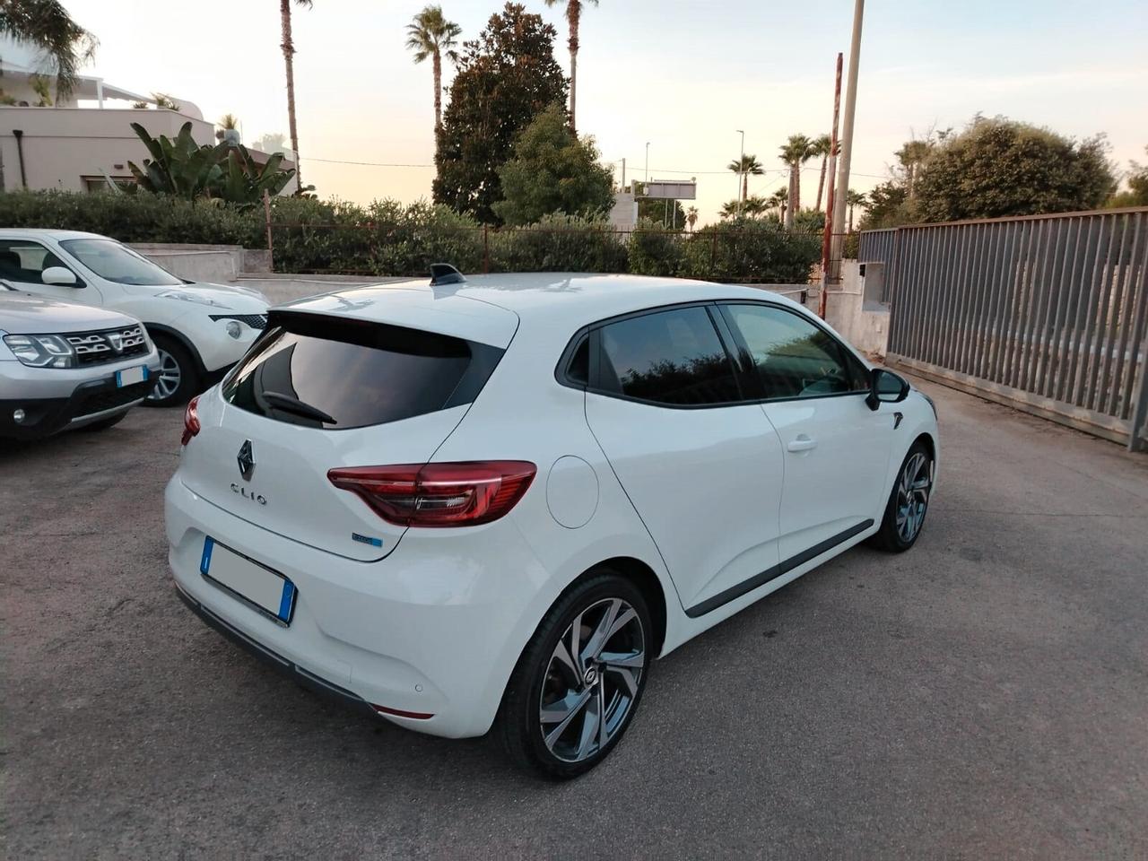 Renault Clio 1.6 E-Tech hybrid R.S. Line 145cv auto
