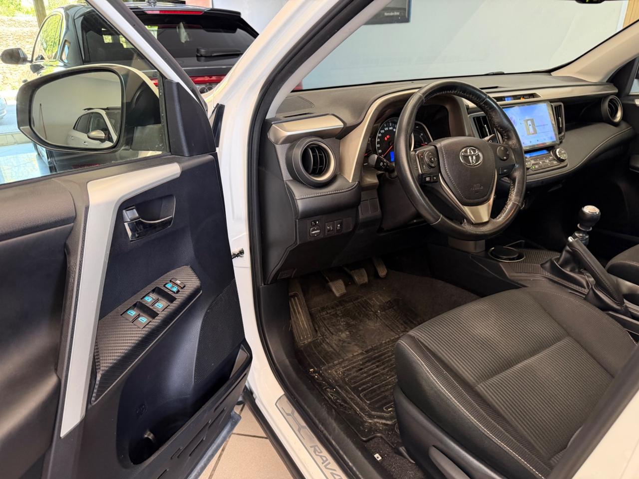 EX567MP TOYOTA RAV4 4A SERIE ('13'-'19') RAV4 2.0 D-4D 2WD STYLE WHITE ED. (91 KW)