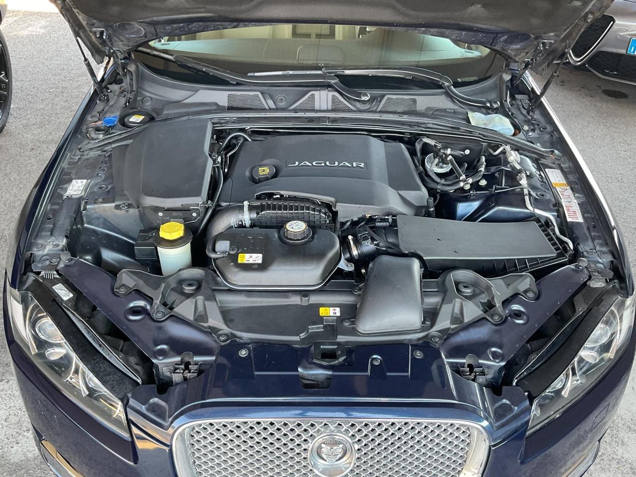 XF 3.0 D V6 Premium Luxury-unipro-rate-garanzia-
