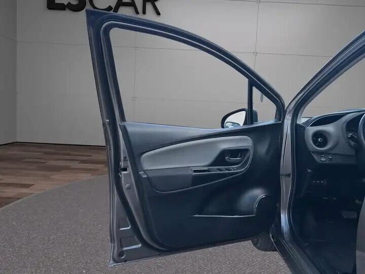 Toyota - Yaris 1.5 Hybrid Lounge