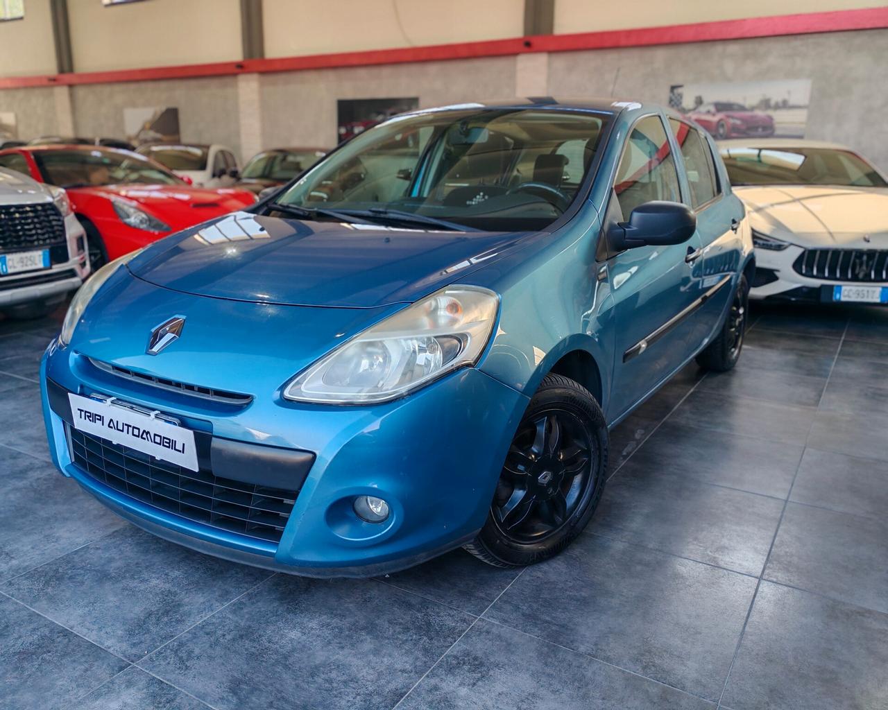 Renault Clio 1.2 16V 75 cv