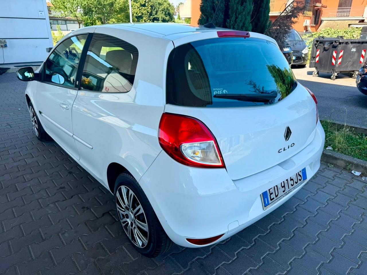 Renault Clio 1.2 16V 3