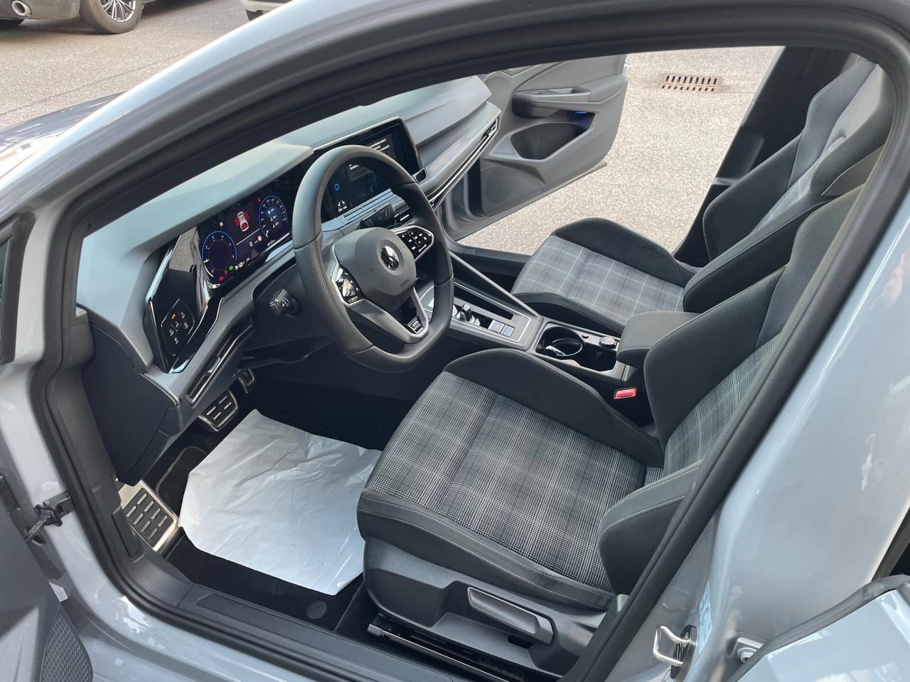 Volkswagen Golf GTD 2.0 TDI 200 CV DSG