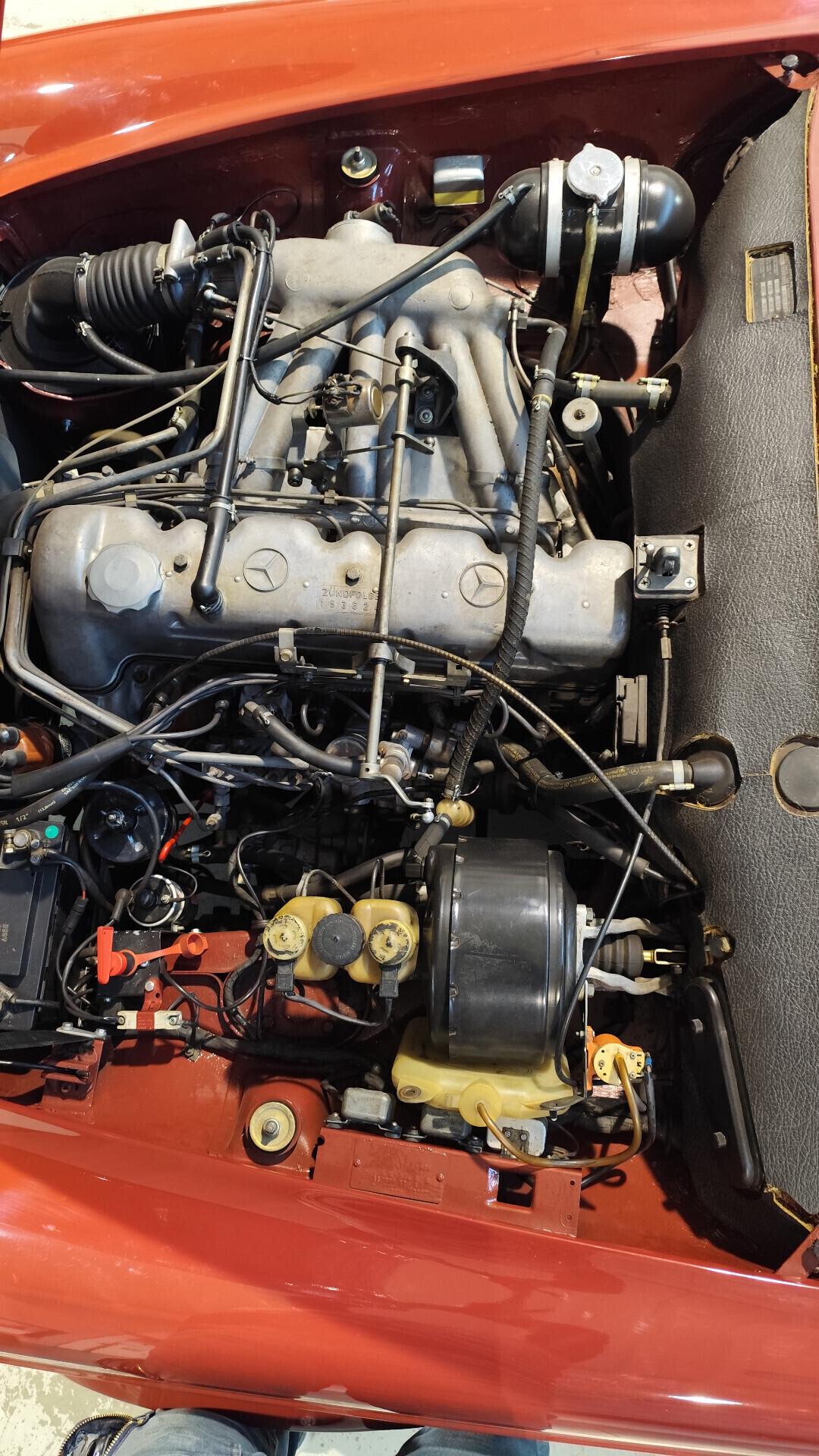 Mercedes-benz SL 280 AUTOMATIC (113)