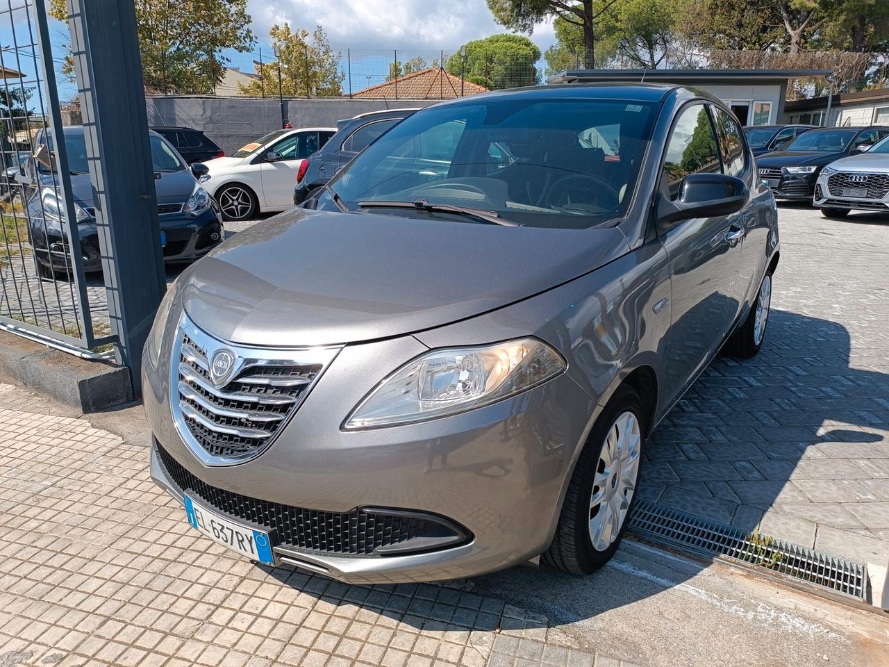 Lancia Ypsilon 1.2 69 CV 5 GPL Ecochic Silver