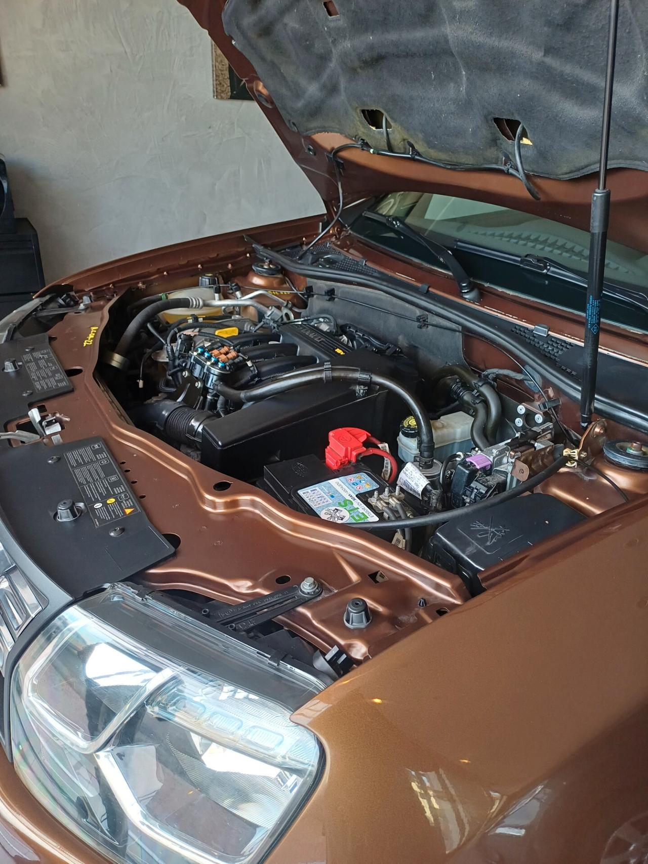 Dacia Duster 1.6 Laureate 4×2 GPL